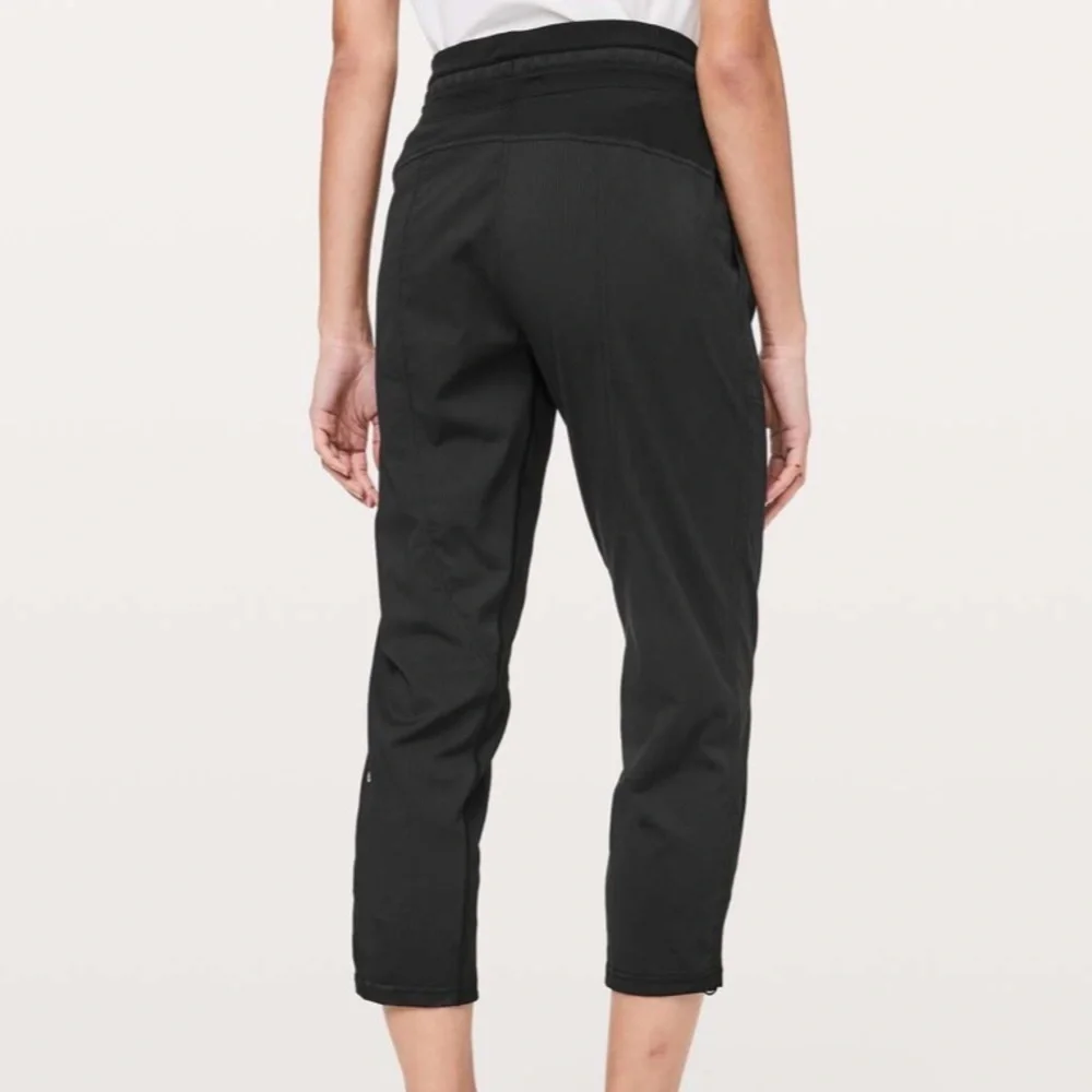 Lululemon Dance Studio Crop *25